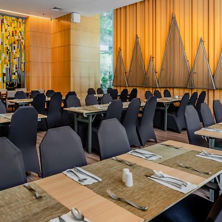 Doubletree By Hilton Jakarta Kemayoran Exterior foto