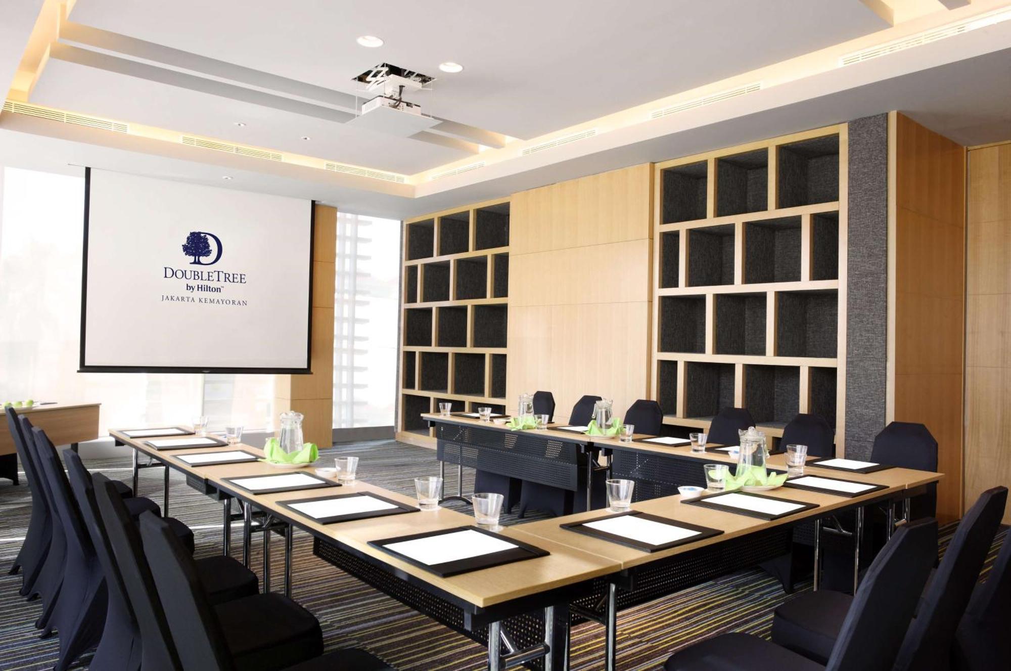 Doubletree By Hilton Jakarta Kemayoran Exterior foto